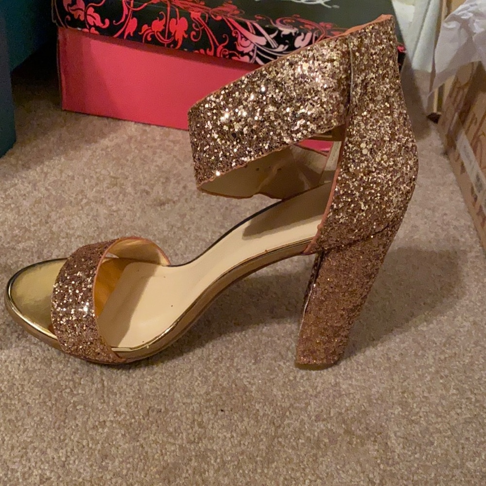BNIB Rose Gold Glitter Chunky Heel